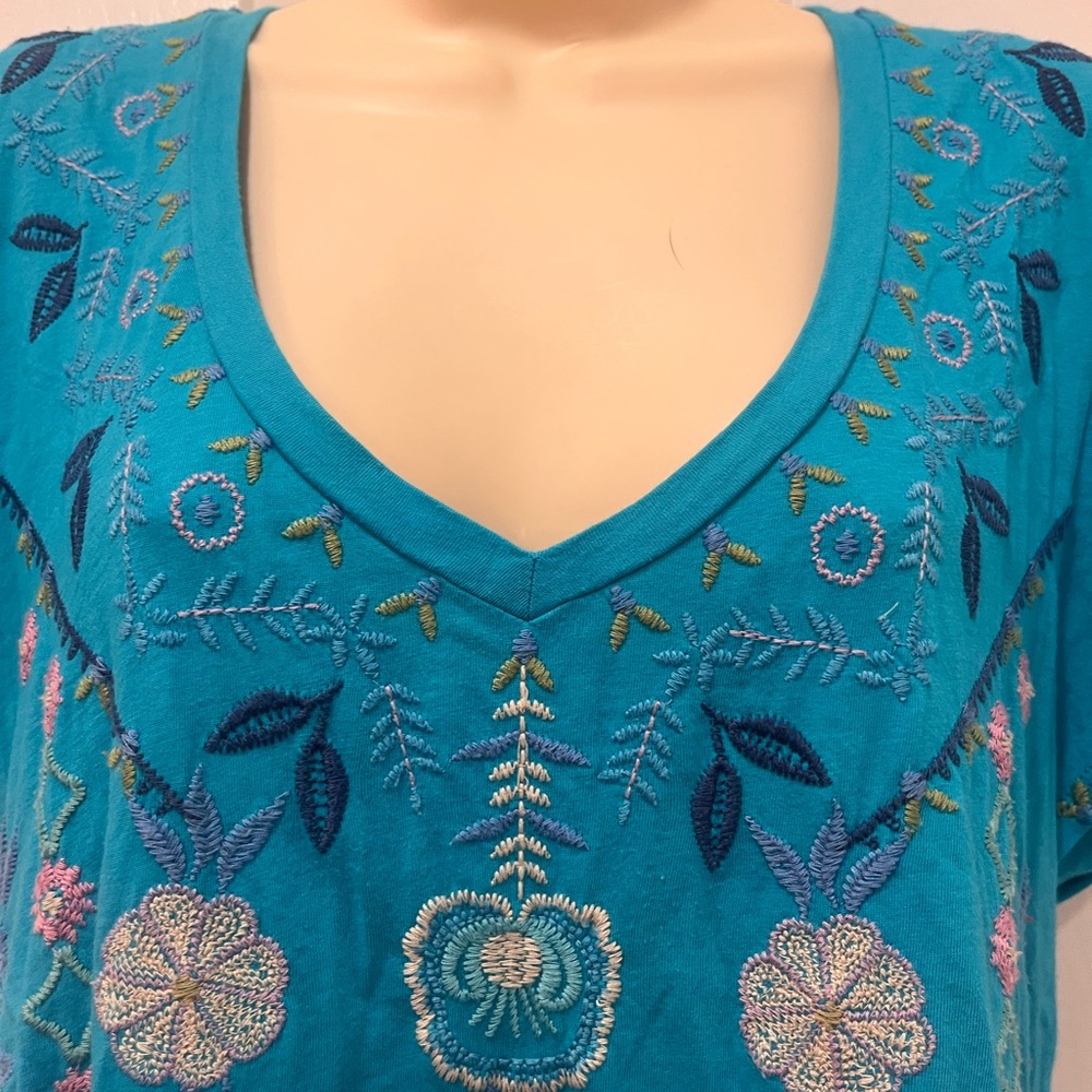 Johnny Was Oriel Flutter Sleeve Tee Embroidered Bohemian - Medium - EUC - Picture 7 of 12